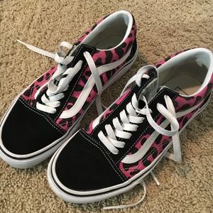 Leopard vans